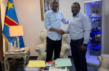 Infrastructures à Butembo : les routes et le stade au cœur des échanges entre le député national Rémy Mukweso et le ministre des Infrastructures John Banza