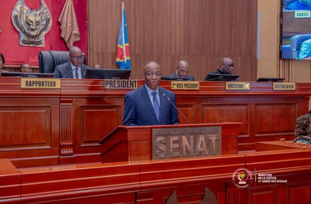 RDC : au Sénat, le gouvernement défend la prolongation de l’état de siège et la réforme de la justice militaire