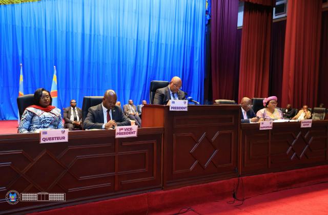 RDC : Aimé Boji condamne les massacres en Ituri et salue la qualification des Léopards, sur fond de contrôle parlementaire