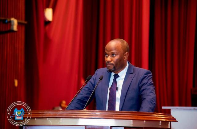 Nord-Kivu : le député Saidi Balikwisha interpelle le gouvernement sur le retard des tracteurs agricoles promis