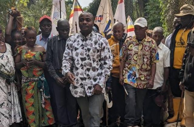 Fizi : remise du pont « Amia » à la population du groupement de Basombo par le Chef de secteur de Lulenge