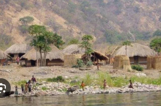 Sud-Kivu : À Lweba, pour « refus » de payer 10.000 FC, un conducteur à été fouetté par les éléments Wazalendo « Toronto »