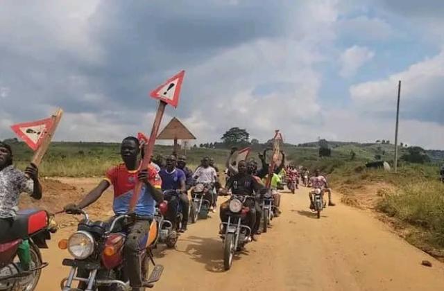 Sud-Kivu : une femme blessée dans une explosion à Kavumo, des affrontements entre Wazalendo et AFC/M23 signalés près du parc de Kahuzi-Biega