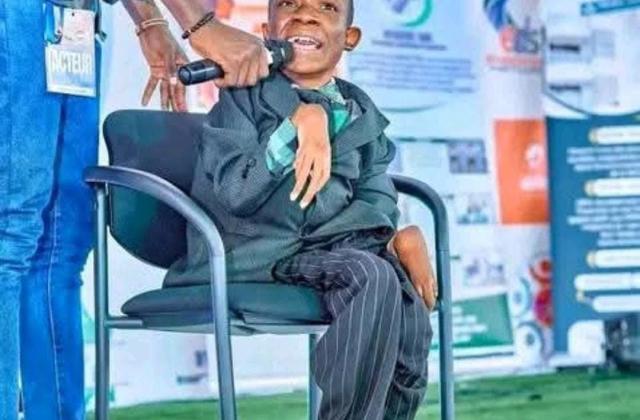 Sud-Kivu : appel de soutien à Akonkwa Kenyatta, un jeune slameur vivant avec handicap à Bukavu