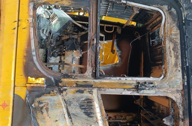 Ituri : un bulldozer et un Poclain de la SMEC incendiés, les travaux routiers menacés à Mambasa