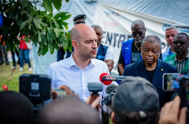 Bunia : le ministre Français Jean-Noël Barrot au laboratoire de riposte Ebola