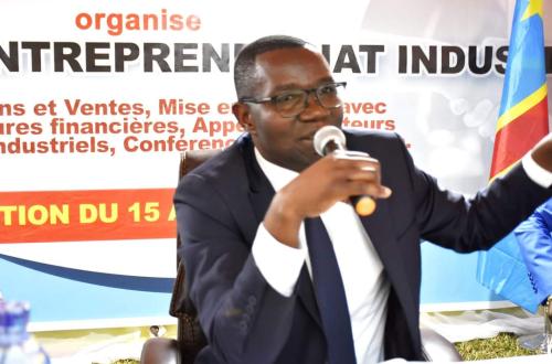 <p>le ministre Julien Paluku lance la première édition de l’entrepreneuriat industriel</p>
