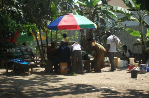 <p>Évacuation des restaurants de fortune à Goma : l’appel du Bourgmestre boudé</p>
