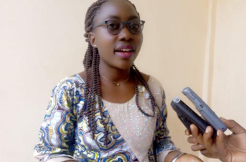 <p>Une jeune journaliste sensibilise les filles sur l’utilisation responsable du numérique</p>
