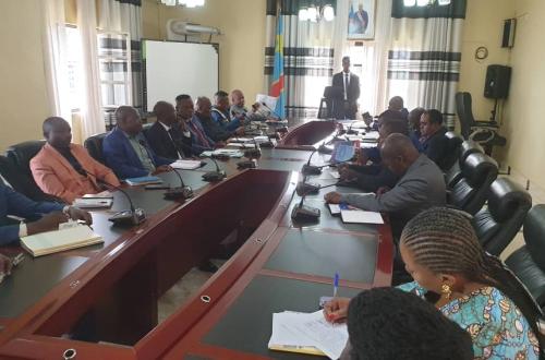 Assainissement et salubrité au Sud-Kivu : Les nouveaux animateurs des Etds reçoivent les directives de Théo Ngwabidje