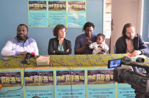 Lubumbashi : “Le retour des fantômes”, une pièce de théâtre qui sensibilise à la restitution des squelettes du peuple Mbuti