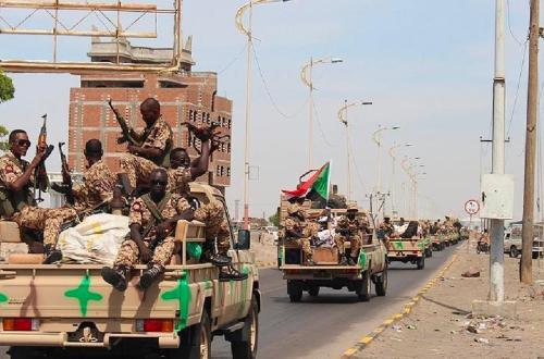 Violents affrontements aux abords du palais présidentiel, des militaires gouvernementaux se réfugient au Tchad