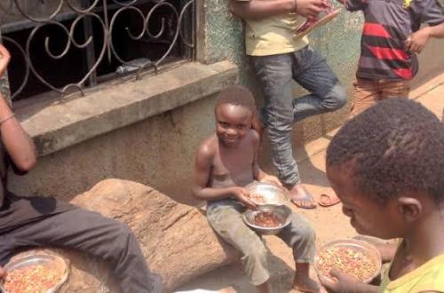Goma : Des enfants des déplacés déguisés en mendiant suite la pénibilité de la vie dans leurs camps