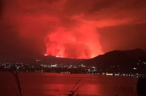 Éruption du Nyamulagira : la ville de Goma n'est pas en danger, le lavage des légumes et la consommation d'eau de citerne doivent être suivis scrupuleusement