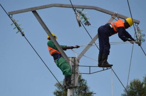 Guerre du M23 : “Des projectiles ont endommagé la ligne Moyenne Tension Matebe-Goma, ce qui a entraîné une coupure d'électricité observée cet après-midi à Goma” (Communiqué)