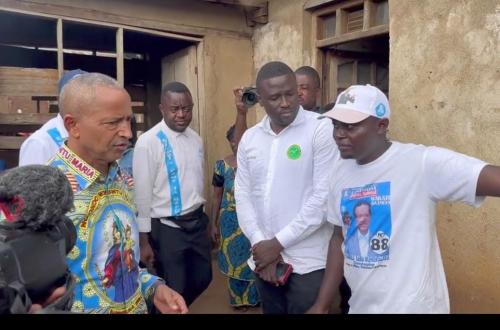 À Beni, Moïse Katumbi dénonce l'emprisonnement qu'il qualifie “injuste” de l'artiste Délcat Idengo et demande sa libération