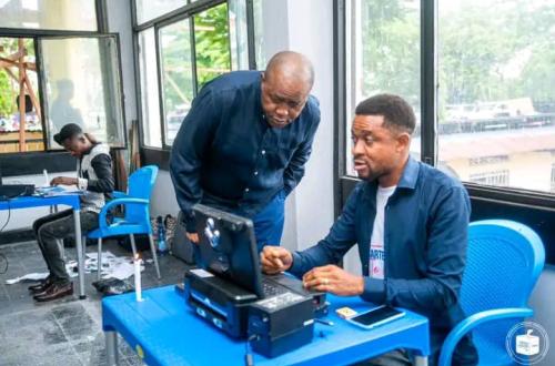 Élections en RDC : Denis Kadima visite l'antenne de la Nsele pour se rendre compte de l'opération de délivrance des duplicatas de la carte de lecteur