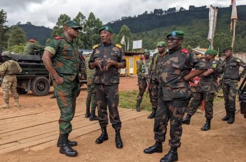 Le Gén.Maj Chiko Tshitambwe a tenu une réunion avec les officiers des FARDC 