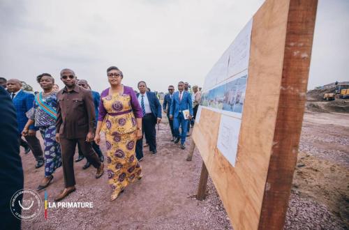 Judith Suminwa inspecte les travaux de construction du CdR MOSALA