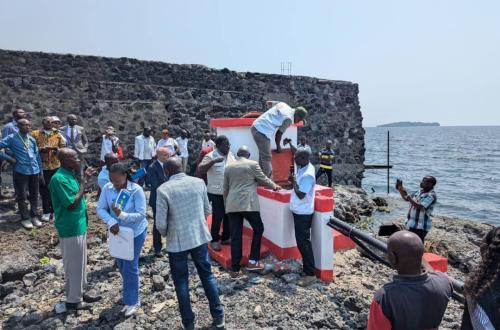 MSF remet une station de captage d’eau à Nzulo pour lutter contre le choléra