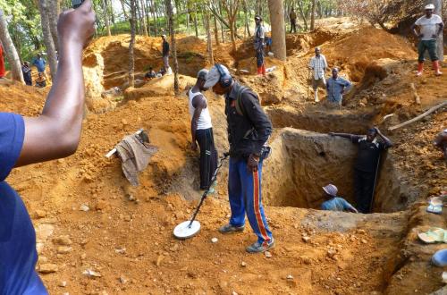 L'exploitation illicite de l'or rapporte jusqu'à 140 millions USD aux groupes armés