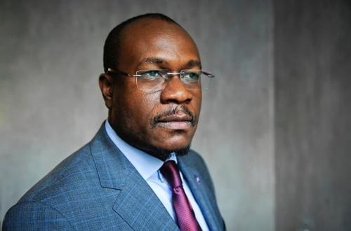 Delly Sesanga appelle à la démission de Félix Tshisekedi après la débâcle militaire dans l’Est du pays