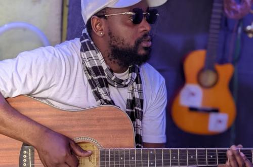 Alain Kanzier, un jeune artiste de Goma désormais dans l'orchestre WMMM de Werrason
