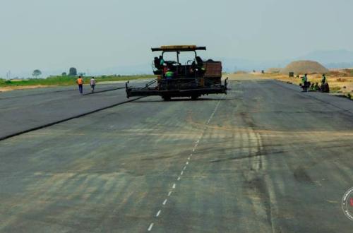 Ituri : l’Autorité de l’Aviation Civile passe en revue l’avancement de l’aéroport de Bunia