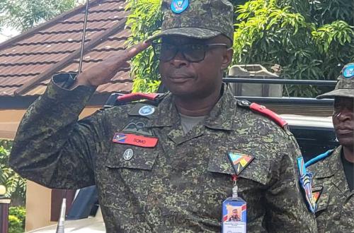 le gouverneur interdit les Wazalendo de circuler avec les armes  dans la ville pour éradiquer la criminalité 