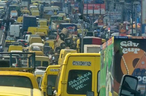 Mobilité à Kinshasa : l’avenue des « Trois Vallées » désormais ouverte à la circulation