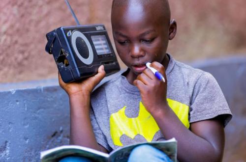RDC : la télévision et la radio reconnues comme leviers essentiels pour l’éducation des enfants