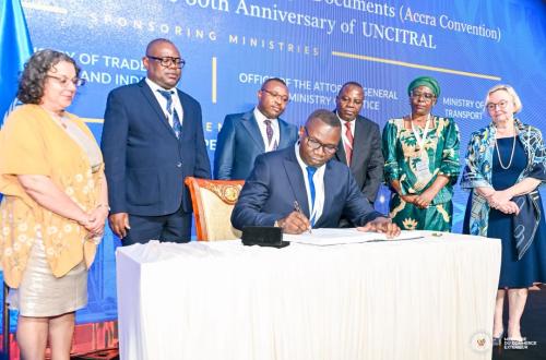 Commerce extérieur : la RDC signe la Convention d’Accra sur les documents de cargaison négociables
