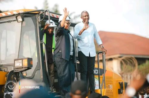 Maniema : Judith Suminwa lance la réhabilitation de 6,5 km de l’avenue de l’Université à Kindu