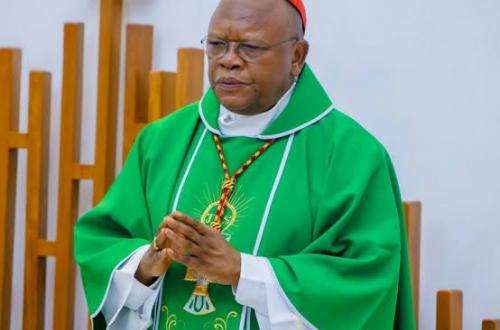 Parler même à ses ennemis : le message fort du cardinal Ambongo pour la paix en RDC