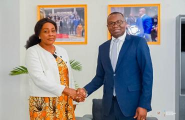 Julien Paluku et C. Atisandi discutent de la promotion vers les marchés étrangers des produits Congolais générée par la Tshopo