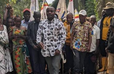Fizi : remise du pont « Amia » à la population du groupement de Basombo par le Chef de secteur de Lulenge