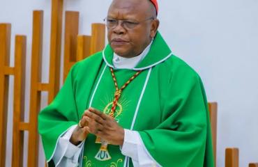 Parler même à ses ennemis : le message fort du cardinal Ambongo pour la paix en RDC