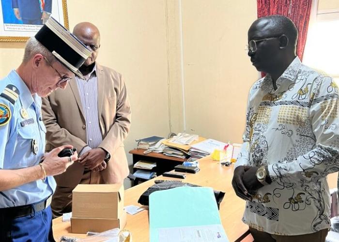 20 millions d’euros à l’armée du Rwanda et 20 Motorolas à police de la capitale de la RDC : La comparaison qui fâche dans les rues de Kinshasa