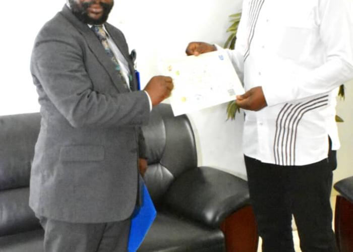 RDC : Julien Paluku reçoit son diplôme de Graduat de L'ISDR-BUKAVU en planification régionale 31 ans après et jette des fleurs au ministre Nzangi
