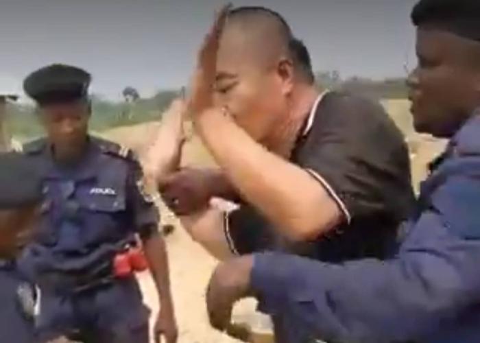 Des sujets chinois interpellés à Mwenga, Le gouverneur du Sud-Kivu suspend les activités minières illégales